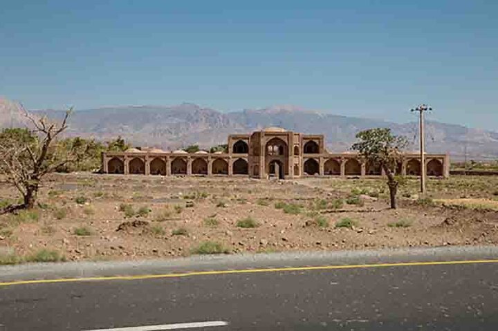 کاروانسرای «مهر» استراحتگاهی بین راهی کاروانسرای «مهر» استراحتگاهی بین راهی