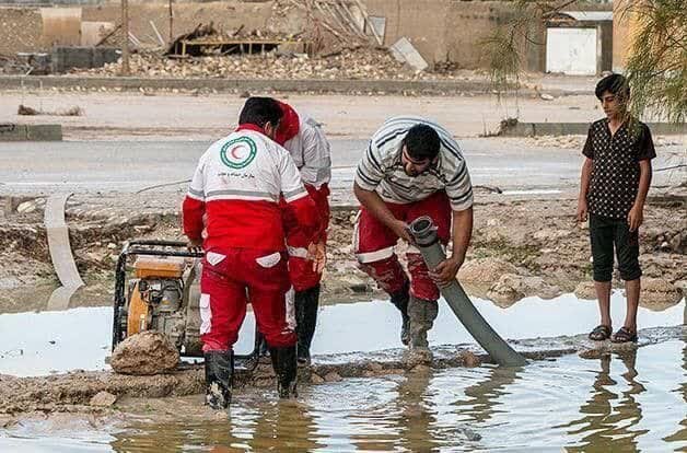 بیش از ۳۰۰ متأثر از آب‌گرفتگی شهرستان بندر ماهشهر امدادرسانی شدند