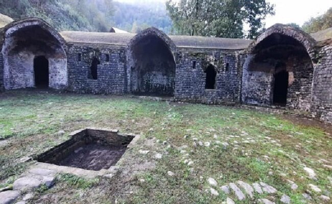گذری کوتاه بر تاریخ پر رمز و راز تنها کاروانسرای شمال کشور