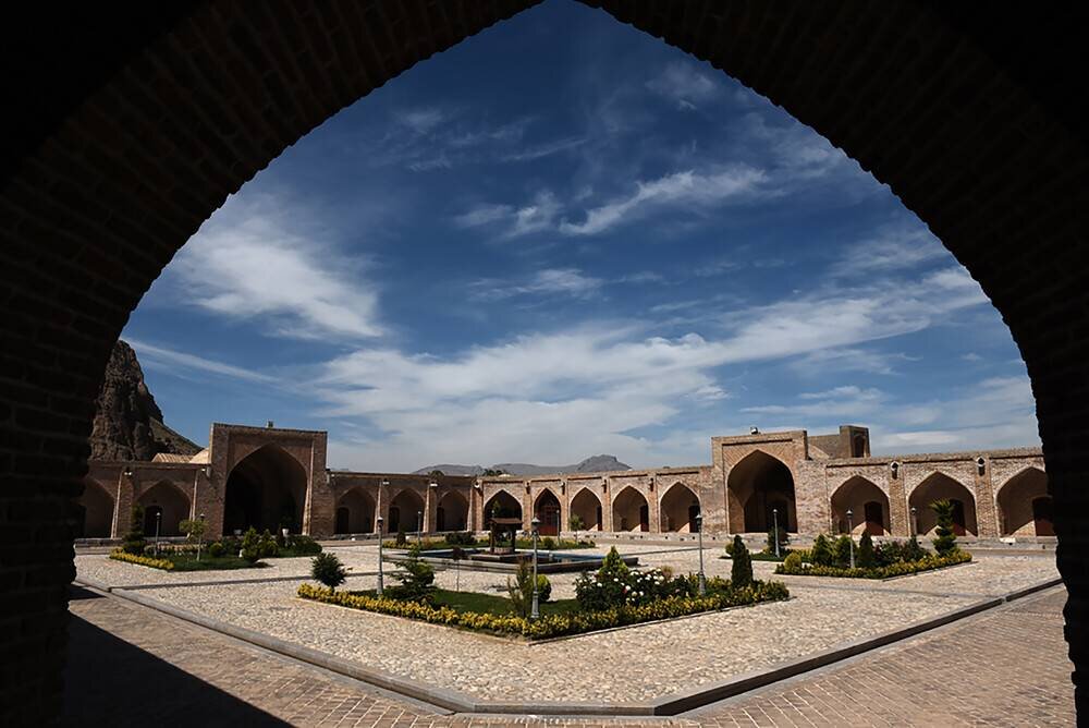 Iranian caravanserais; Tourist attraction to travel in time