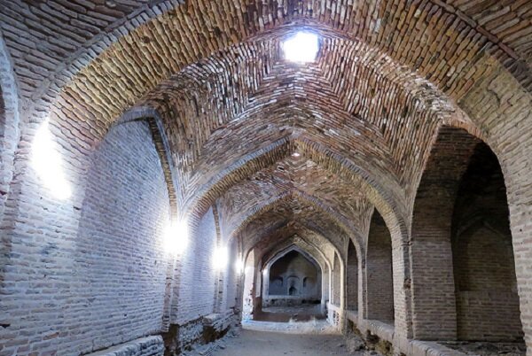 بوی خوش زعفران از کاروانسرای «زعفرانیه» به مشام میرسد