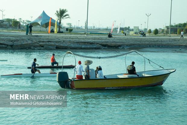 جشنواره گردشگری بوشهر، بازهای دریایی، صنایع دستی، بازهای همگانی، ورزش‌های آبی، قایق رانی، پرواز با پاراگلایدر