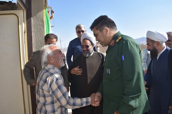 ۳۲ خانواده شهید بهاباد تجلیل شدند