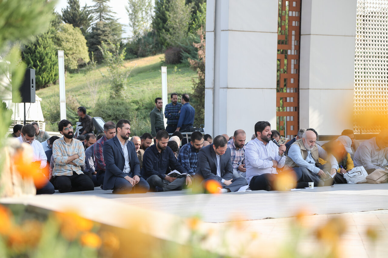 مزار شهدای گمنام باغ موزه دفاع مقدس غبار روبی شد