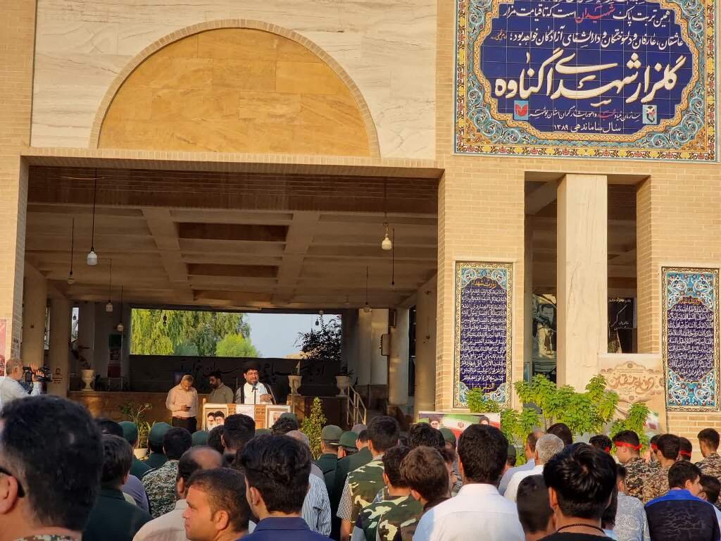 گنجینه بزرگ دفاع مقدس باید به نسل جوان منتقل شود