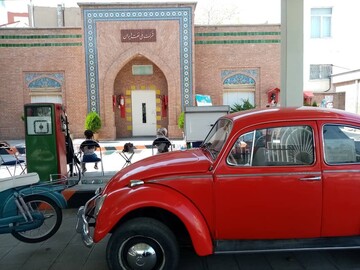 Hearing-impaired groups visit gas station museum in downtown Tehran