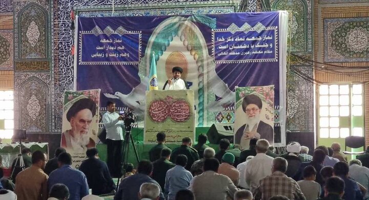 دشمن بنیان خانواده‌ها را مورد هجوم قرار داده است