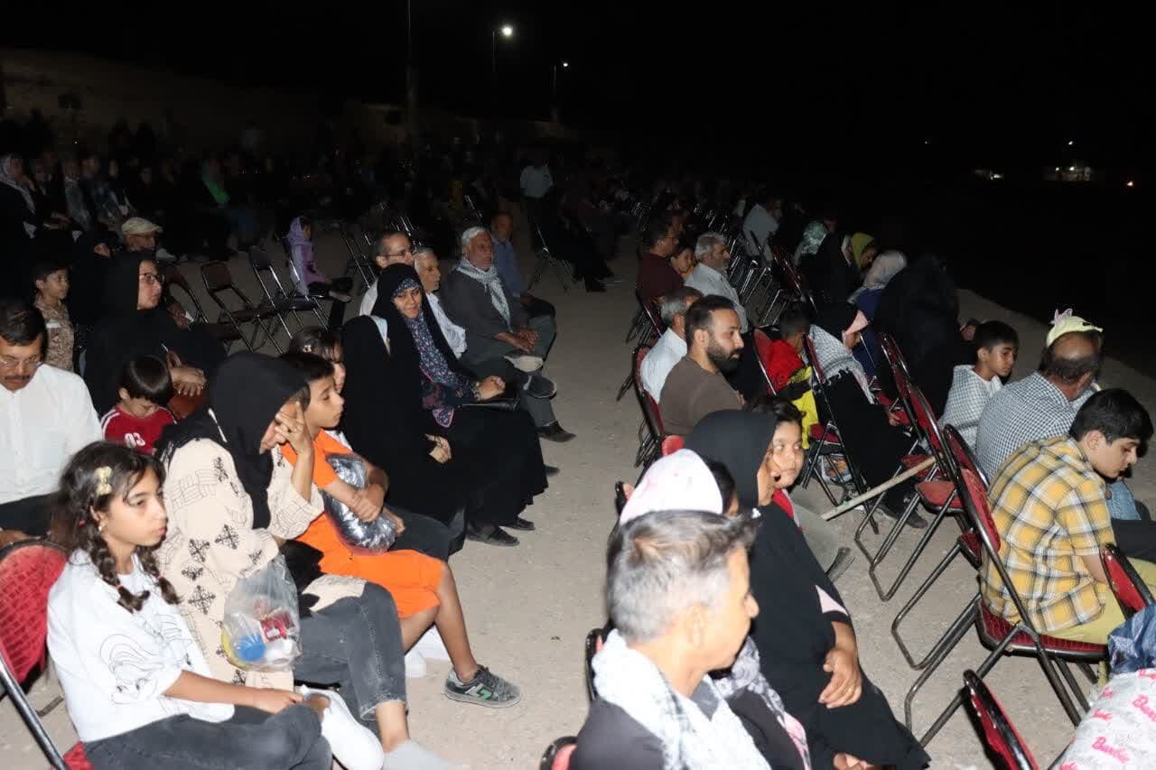 گرمسار ستاره باران شد/ پیوند آسمان و زمین با ذکر نورانی شهدا