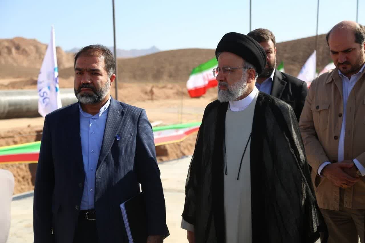 بازدید رئیس جمهور از مرحله اول انتقال آب از دریای عمان به اصفهان