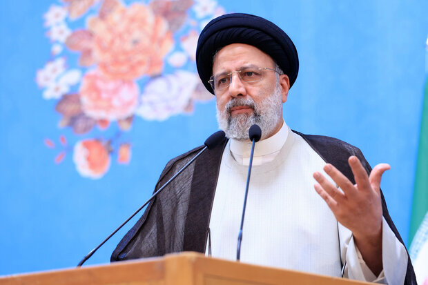 الرئيس الإيراني: نحن فی موقف المطالب بحقوق الإنسان والغرب متهم في هذا المجال