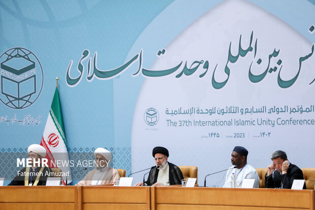 حجت الاسلام سید ابراهیم رئیسی رئیس جمهور در مراسم افتتاحیه سی و هفتمین کنفرانس بین المللی وحدت اسلامی حضور دارد