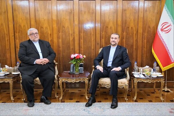 سفير إيران الجديد إلى البوسنة والهرسك يغادر طهران بعد لقائه مع أمير عبد اللهيان