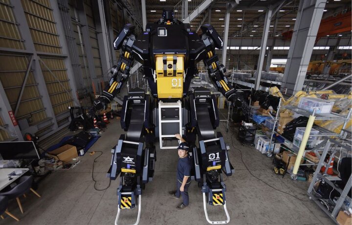 ربات ۴.۵ متری ژاپنی با قیمت ۳ میلیون دلار فروخته می شود