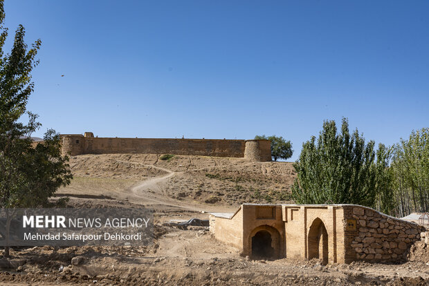 زندگی در قلعه تاریخی بارده