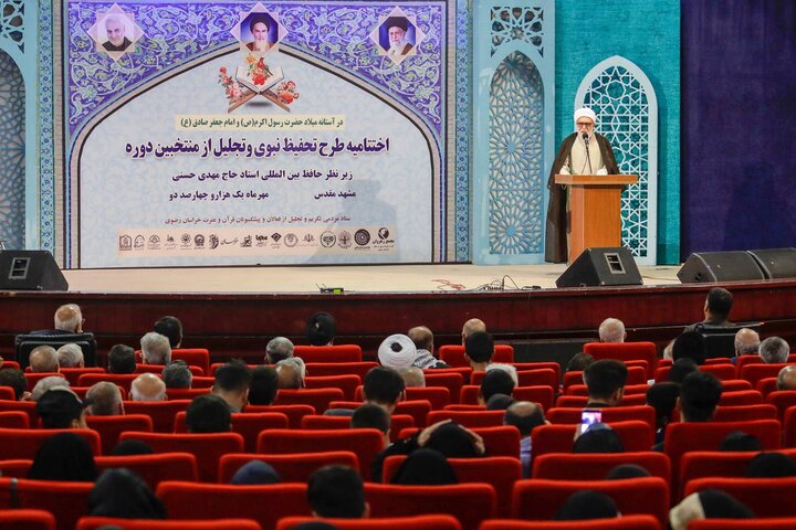 عمل به یک آیه قرآن جامعه را دگرگون می‌کند