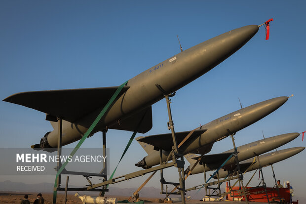 الجيش الإيراني يجري مناورات واسعة النطاق بالطائرات المسيرة في أنحاء البلاد
