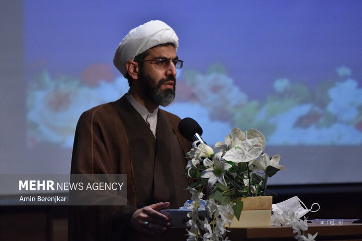 ظرفیتهای مردمی و دولتی پای کار ترویج طرح «زندگی با آیهها» باشند