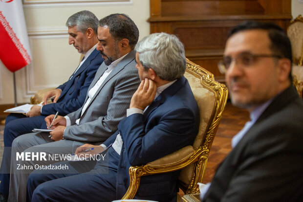 حسین امیر عبداللهیان وزیر خارجه با آرمن گریگوریان دبیر شورای امنیت ملی ارمنستان عصر امروز ۱۰ مهرماه ۱۴۰۲ دیدار و گفت‌وگو کرد