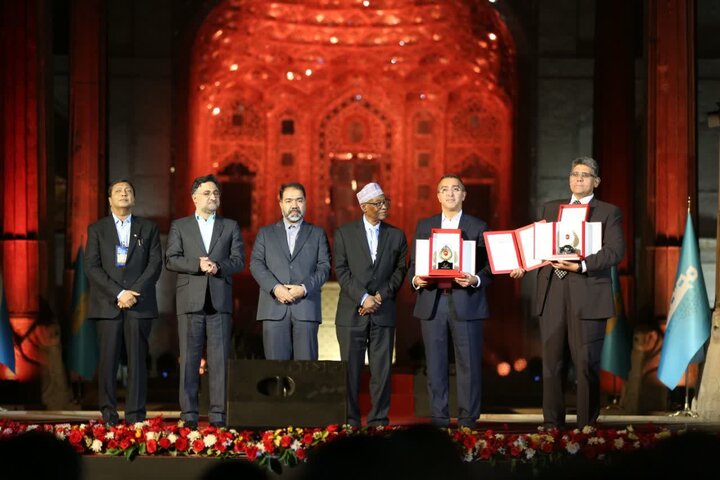 برگزاری آیین اعطای جایزه پنجمین دوره جایزه مصطفی(ص) در چهلستون