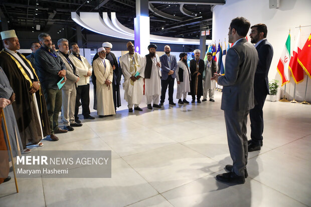 مهمانان کنفرانس وحدت اسلامی بعدازظهر دوشنبه ۱۰ مهر ۱۴۰۲ از خانه نو آوری و فناوری ایران (آی هیت) بازدید کردند