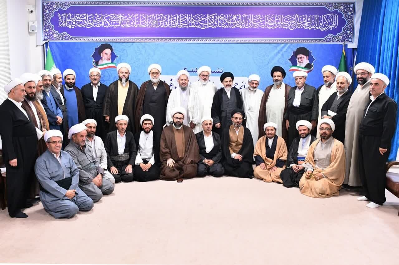 آذربایجان غربی چهارراه وحدت اقوام/اتحاد راه خروج از بن بست تفرقه