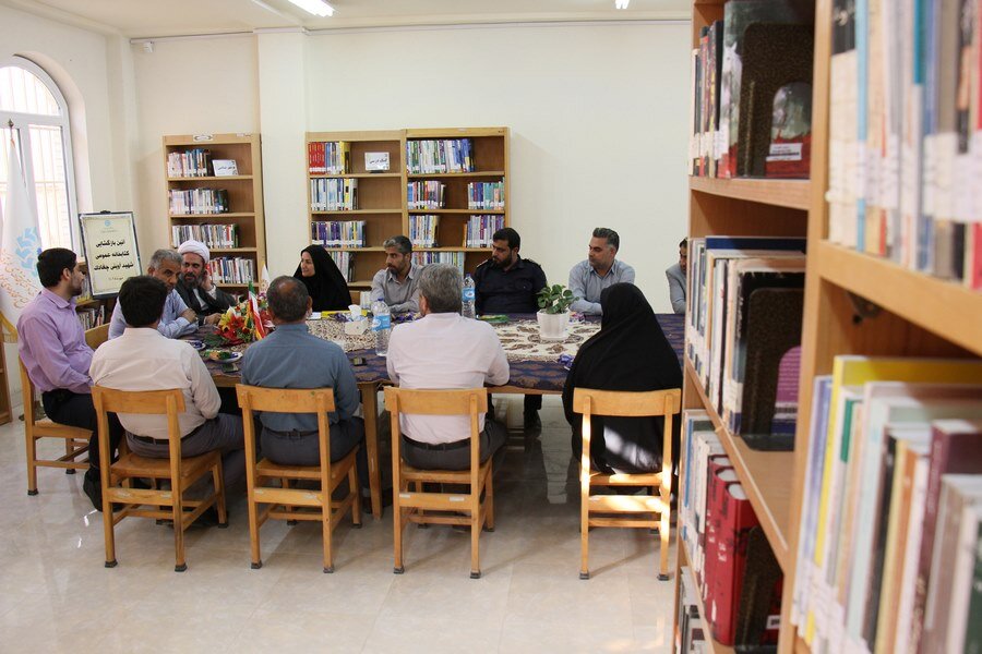 کتابخانه عمومی شهید آوینی چغادک بازگشایی شد
