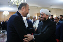 نشست وزیر امور خارجه با مهمانان کنفرانس وحدت اسلامی