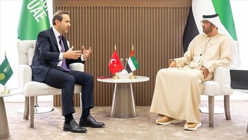 رایزنی وزیر انرژی ترکیه با مقامات اماراتی در جریان سفر به ابوظبی