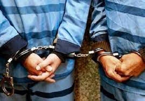 دستبند پلیس بافق بر دستان ۴ سارق حرفه‌ای