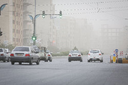 شعاع دید در مناطقی از اصفهان به ۷۰۰ متر کاهش یافت/ تداوم باد و گردوخاک