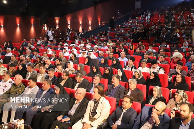 اختتامیه اولین جشنواره موسیقی <a href='https://sayeb.ir/tag/%d8%a7%d9%82%d9%88%d8%a7%d9%85-%d8%a7%db%8c%d8%b1%d8%a7%d9%86%db%8c'>اقوام ایرانی</a>