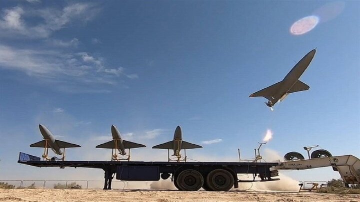 الجيش الإيراني يستخدم طائرة "آرش" و الذكاء الاصطناعي لتدمير الأهداف البحرية والرادارية