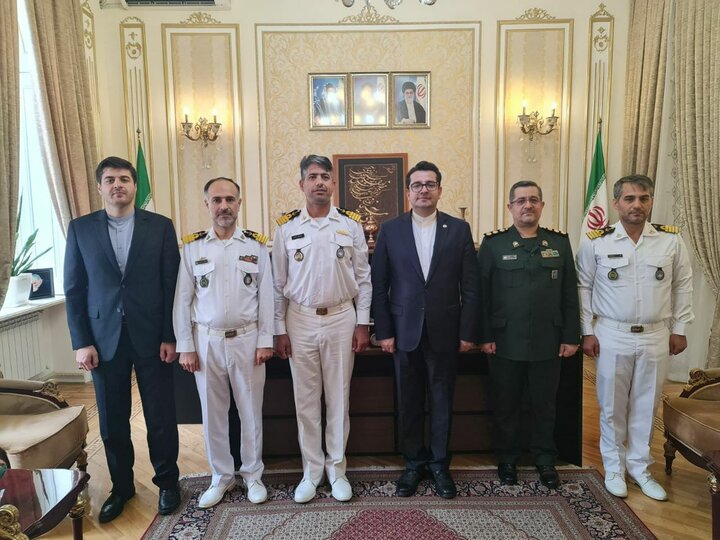 هیاتی از نیروی دریایی ارتش ایران وارد آذربایجان شدند