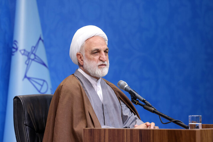 لغزش هر کارگزاری در نظام اسلامی ناپسند و مذموم است لغزش هر کارگزاری در نظام اسلامی ناپسند و مذموم است