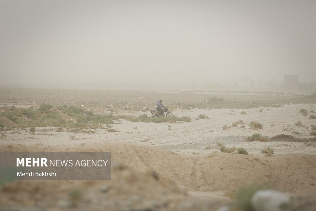 وقوع وزش شدید باد همراه با گردوغبار استان زنجان را فرا می‌گیرد
