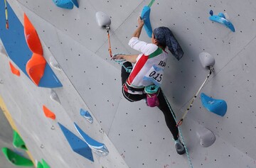 في بطولة آسيا.. رياضية إيرانية تحصد البرونزية لتسلق الصخور