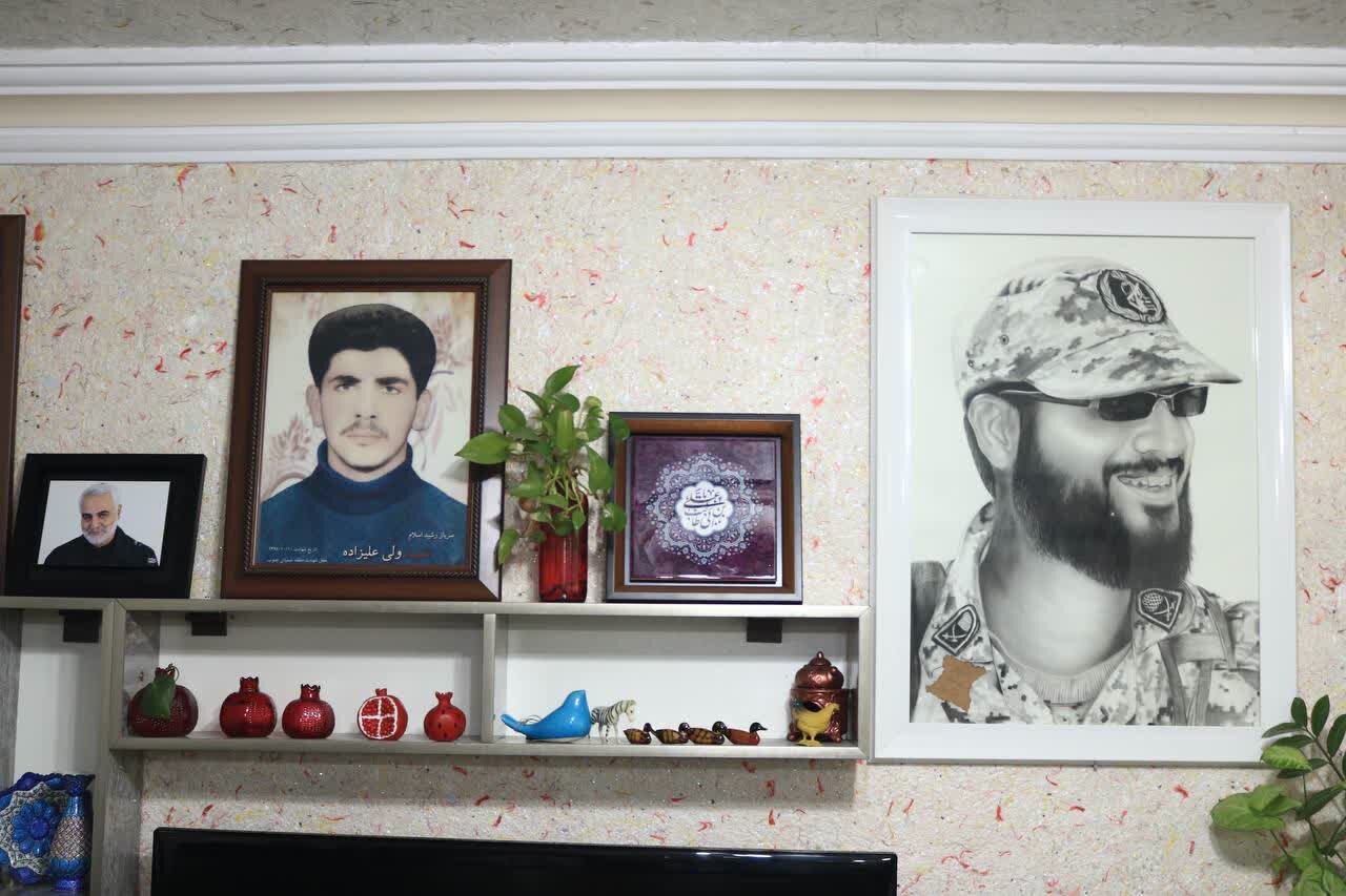 دیدار پیرغلامان حسینی با خانواده ۳ تن از شهدای رشتی