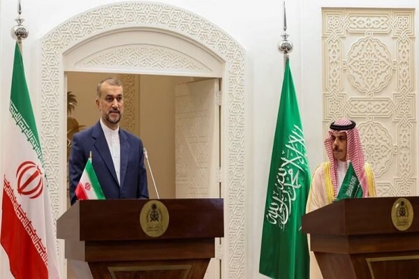 Iranian, Saudi FMs stress boosting mutual cooperation Iranian, Saudi FMs stress boosting mutual cooperation
