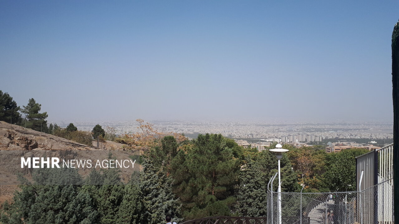 هوای اصفهان غبارآلود است/ تداوم روند کاهشی دما