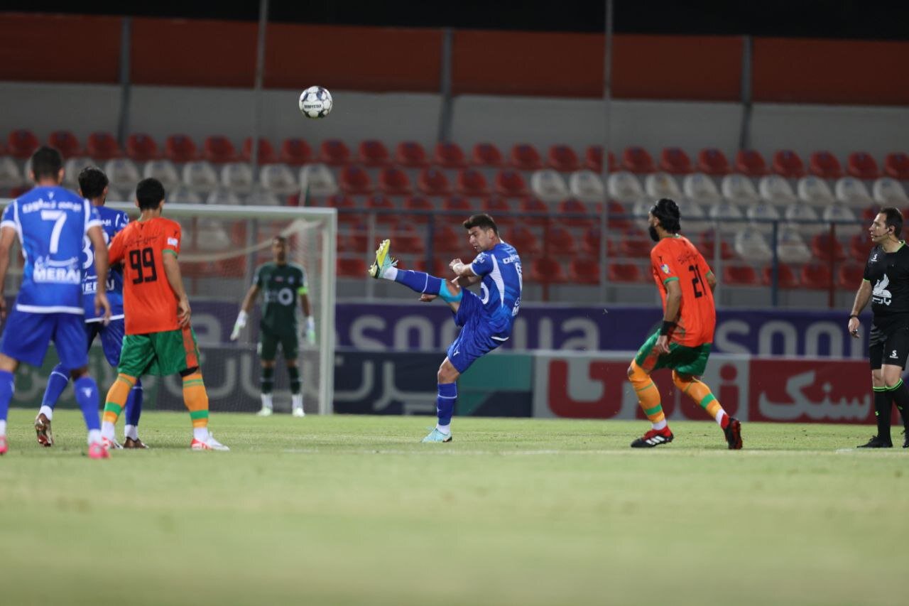 تعطیلات لیگ ایران در دنیا کم نظیر است/ «پول» عامل اختلافات است