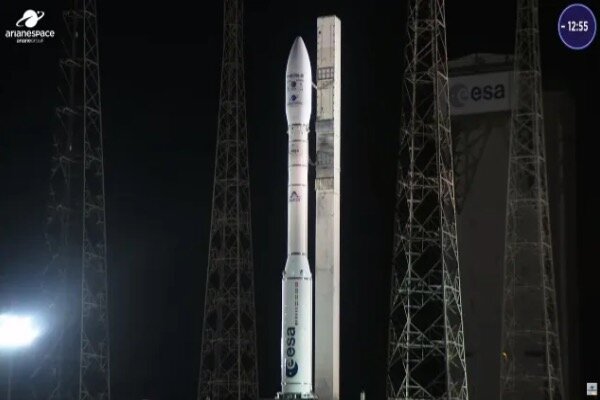 موشک «وگا» برای پرتاب آماده می‌شود