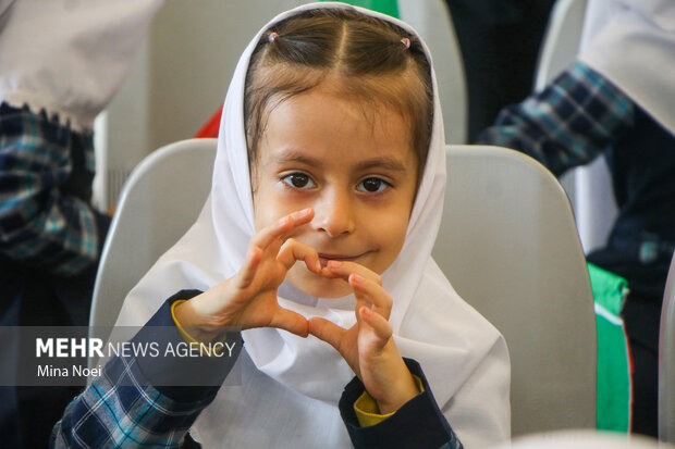 Iranian students show support for Palestinians
