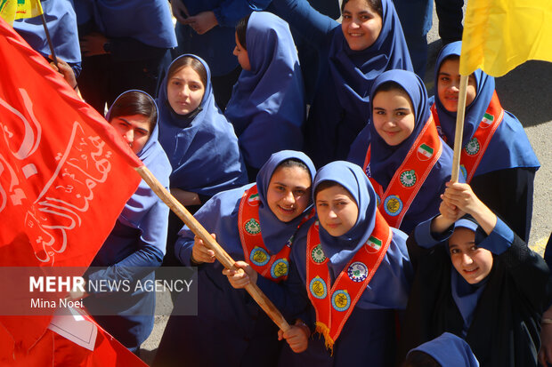 Iranian students show support for Palestinians
