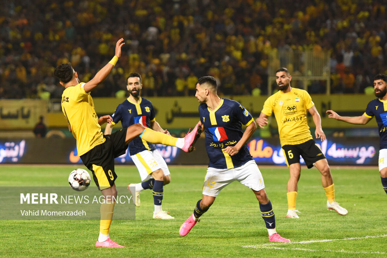 انتقاد از نحوه بازی پرسپولیس و تیمهای لیگ/ «تاج» چه سودی دارد؟