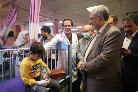 وزیر بهداشت از بیمارستان کودکان مفید بازدید کرد 