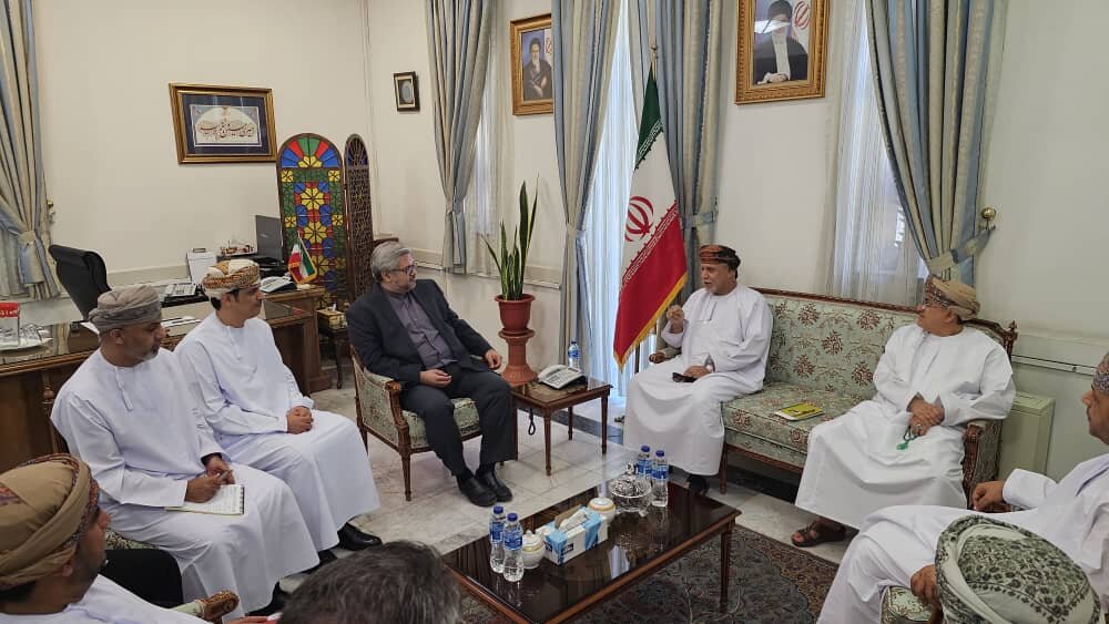 مدیران کل حقوقی و کنسولی ایران و عمان مذاکره کردند