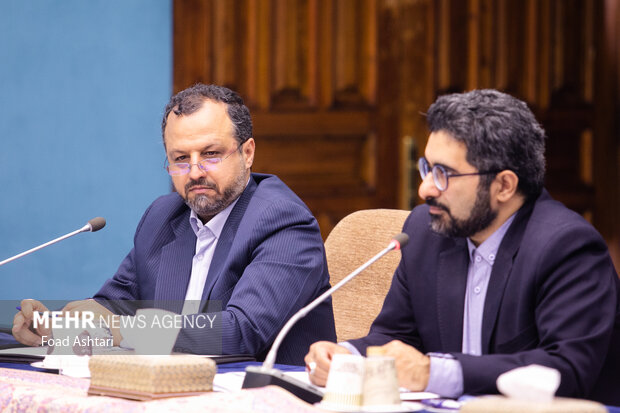 سید احسان خاندوزی وزیر اقتصاد و دارایی در جلسه شورای اجرایی فناوری اطلاعات حضور دارد