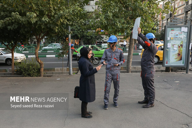 نمایشگاه عکس از معدن «طرزه» با عنوان طزره مقتل عدالت و با هدف حمایت از کارگران معدن و همچنین دادخواهی و پیگیری علت مرگ کارگران <a href='https://sayeb.ir/tag/%d9%85%d8%b9%d8%af%d9%86-%d8%b7%d8%b2%d8%b1%d9%87'>معدن طزره</a> و با همت <a href='https://sayeb.ir/tag/%d8%a8%d8%b3%db%8c%d8%ac'>بسیج</a> دانشجویی <a href='https://sayeb.ir/tag/%d8%af%d8%a7%d9%86%d8%b4%da%af%d8%a7%d9%87-%d8%aa%d9%87%d8%b1%d8%a7%d9%86'>دانشگاه تهران</a> بعدازظهر امروز دوشنبه ۱۷ مهر ماه ۱۴۰۲ برگزار شد