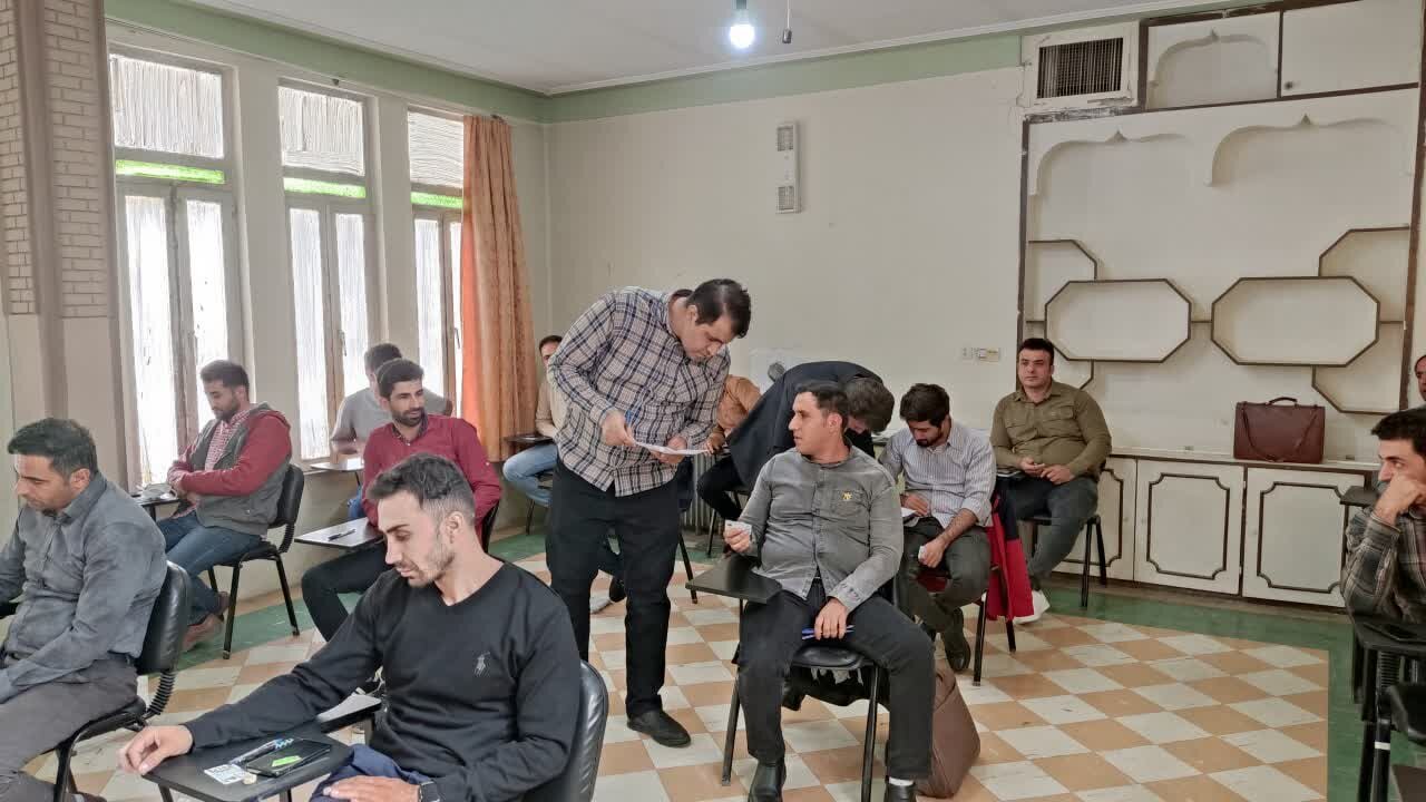 آزمون علمی تخصصی ویژه نیروهای گشت و بازرسی کردستان برگزار شد