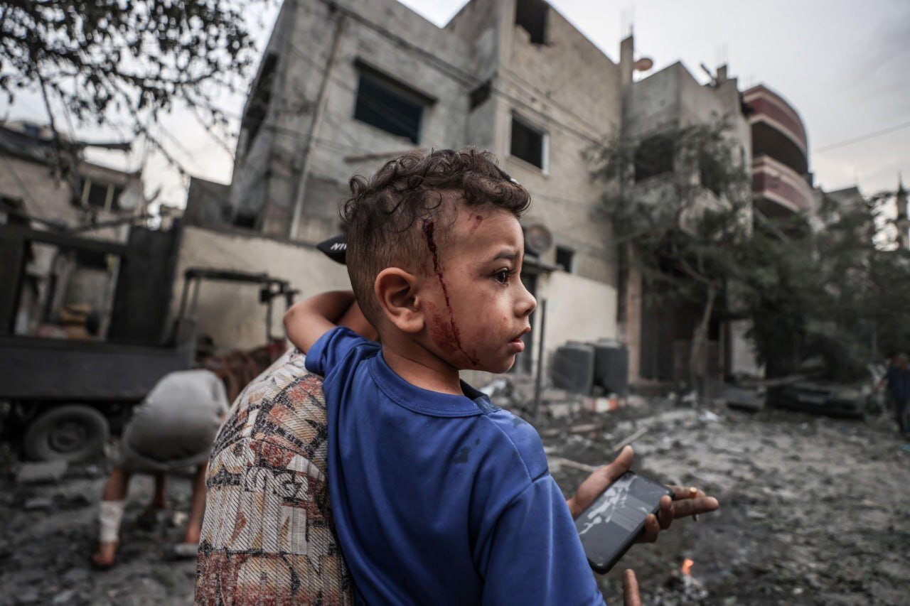 صیہونی رجیم کے ہاتھوں فلسطینی بچوں کے قتل عام کی دل دہلا دینے والی تصویریں